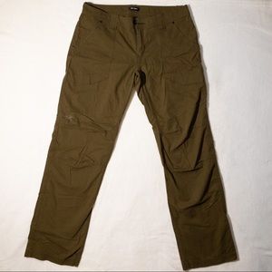 Arc’teryx Men’s Canvas Everyday Pants - Size 36 Waist - Great Condition
